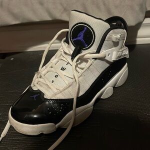 Jordan air 6 rings sneakers. 
Us:5Y 
Uk:4.5 
Eur:37.5
Cm:23.5